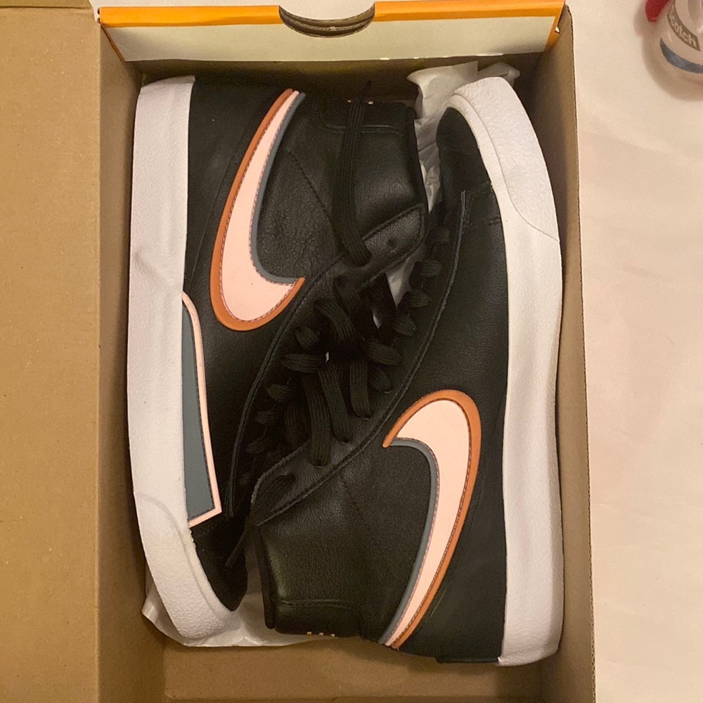 Women’s Nike Blazer Mid ‘77 Infinite